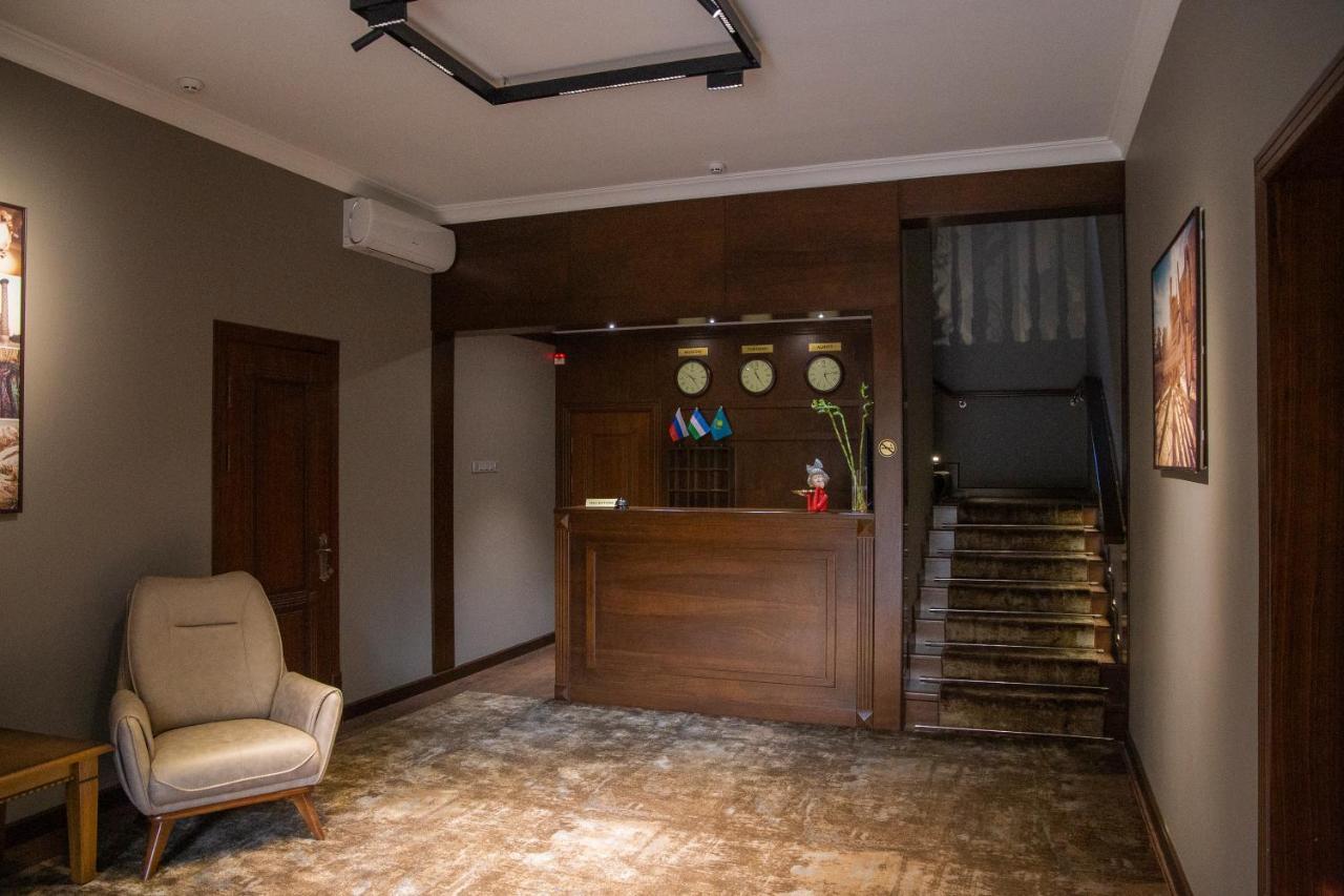 Hotel Vostok Tasken Kültér fotó